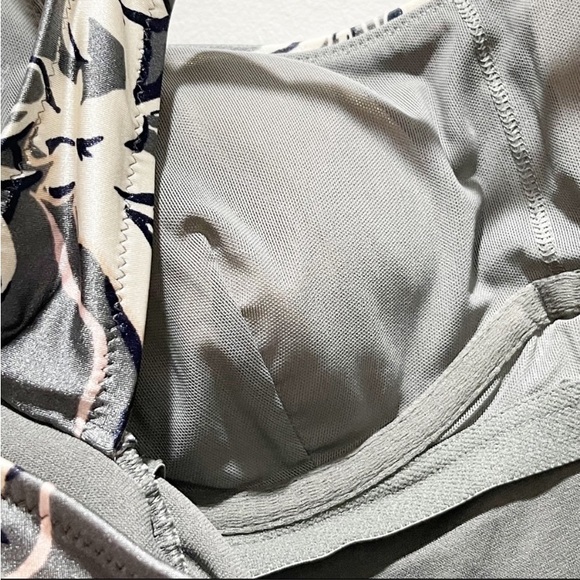 COPY - 🎩 Athleta Aqualuxe Wildflower Tankini - Picture 11 of 13